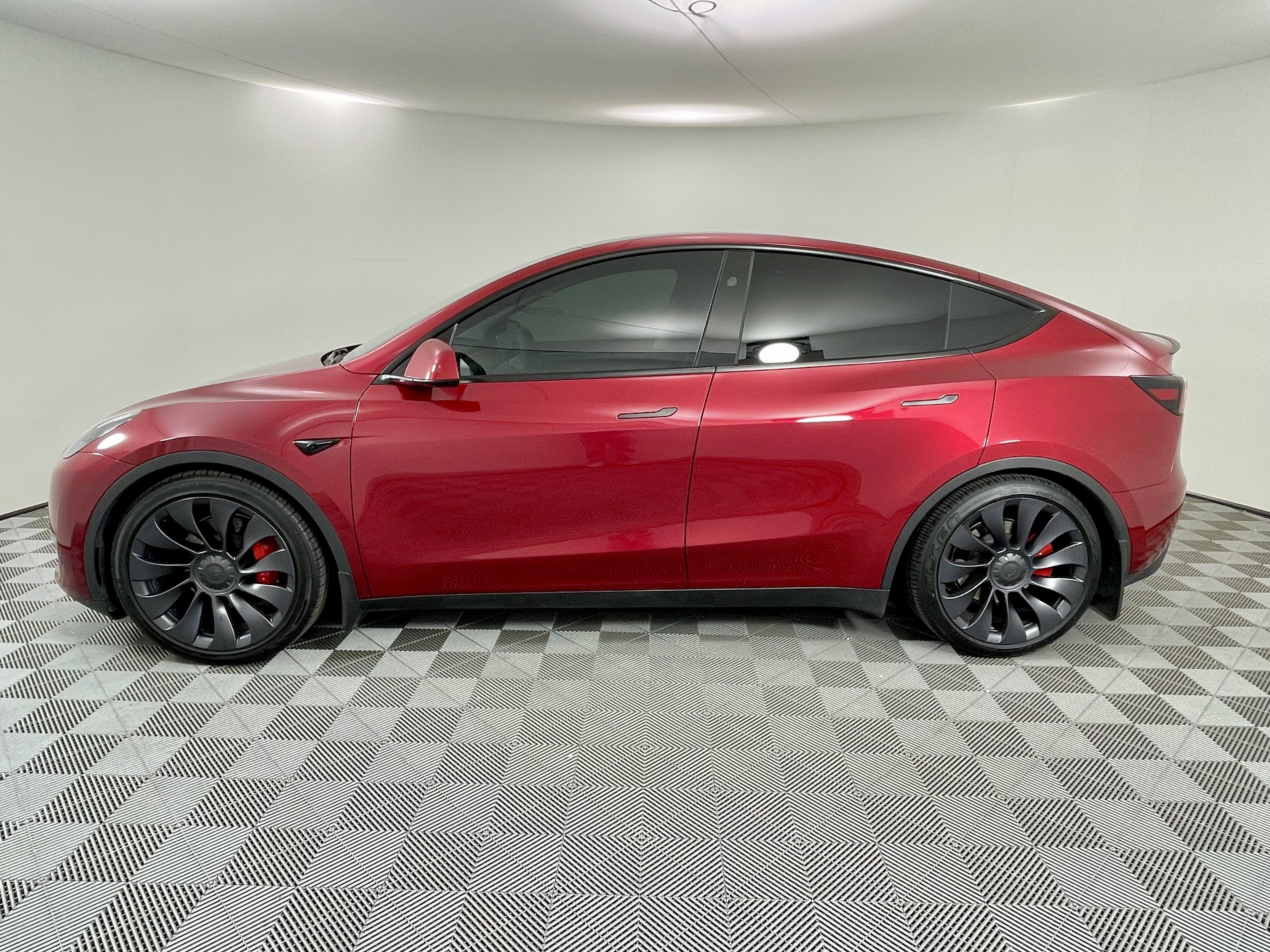 Used 2024 Tesla Model Y Performance with VIN 7SAYGDEF4RA274450 for sale in Queen Creek, AZ