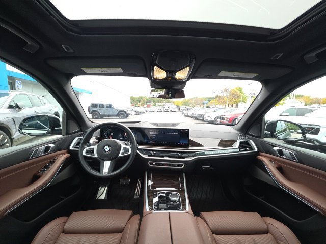 Used 2025 Gray BMW xDrive40i image 19