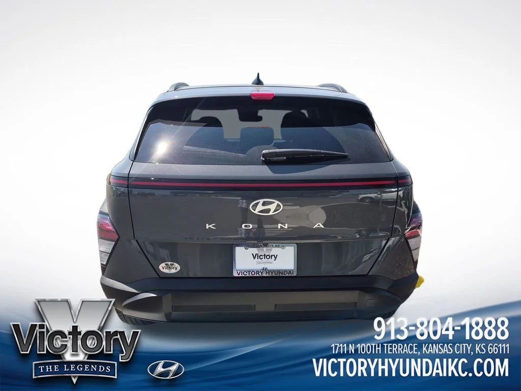Used 2025 Gray Hyundai SEL image 4