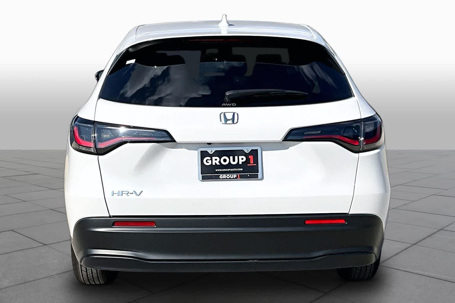 New 2027 Platinum White Pearl Honda LX AWD image 4