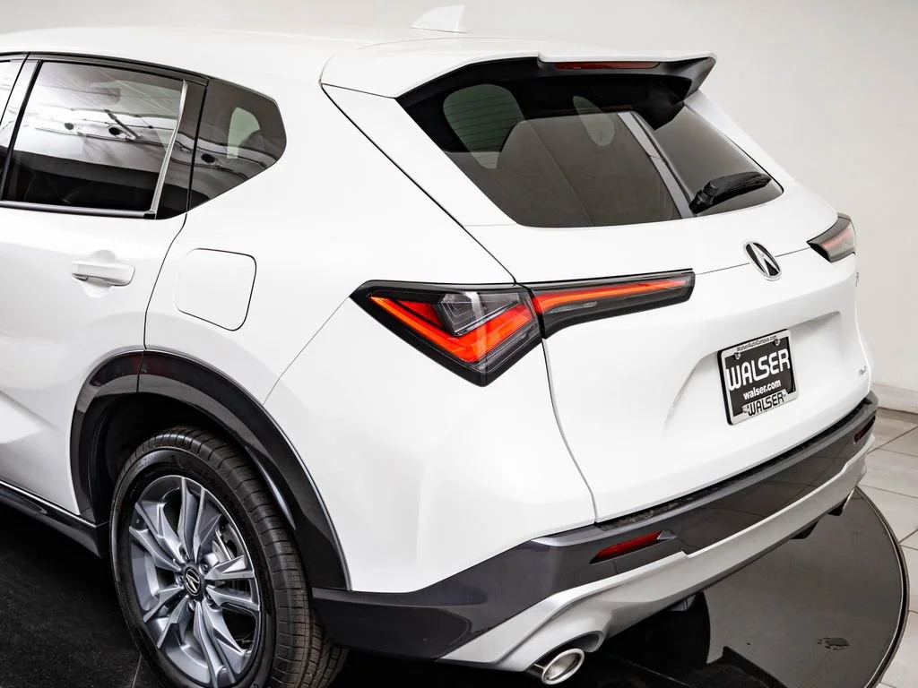 Used 2025 Platinum White Pearl Acura  image 19