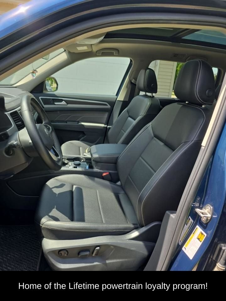 Used 2023 Blue Volkswagen 3.6L V6 SE w/Technology image 5