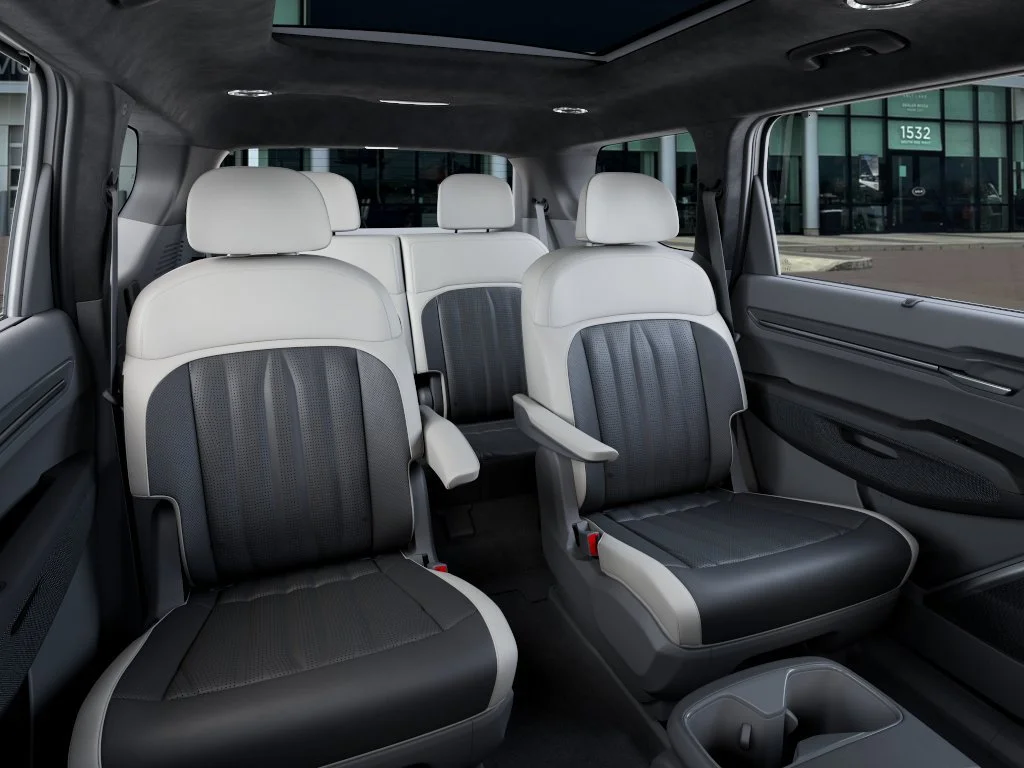 New 2026 Glacial White Pearl/Ebony Black Roof Kia GT-Line image 16