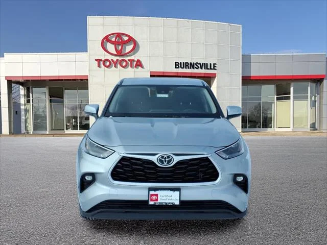 Certified Used 2024 CELESTIAL SILVER Toyota  image 9