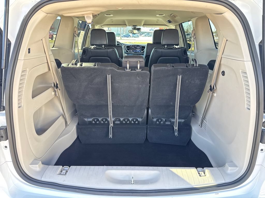 Used 2024 White Chrysler Touring L image 31