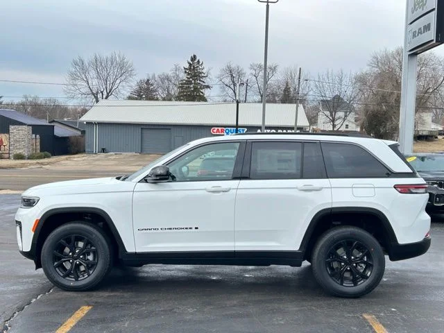 New 2026 Bright White Clearcoat Jeep Altitude image 6