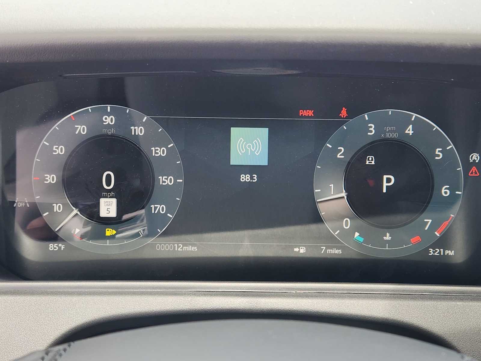 New 2026 Ostuni Pearl White LAND ROVER Belgravia Edition image 15