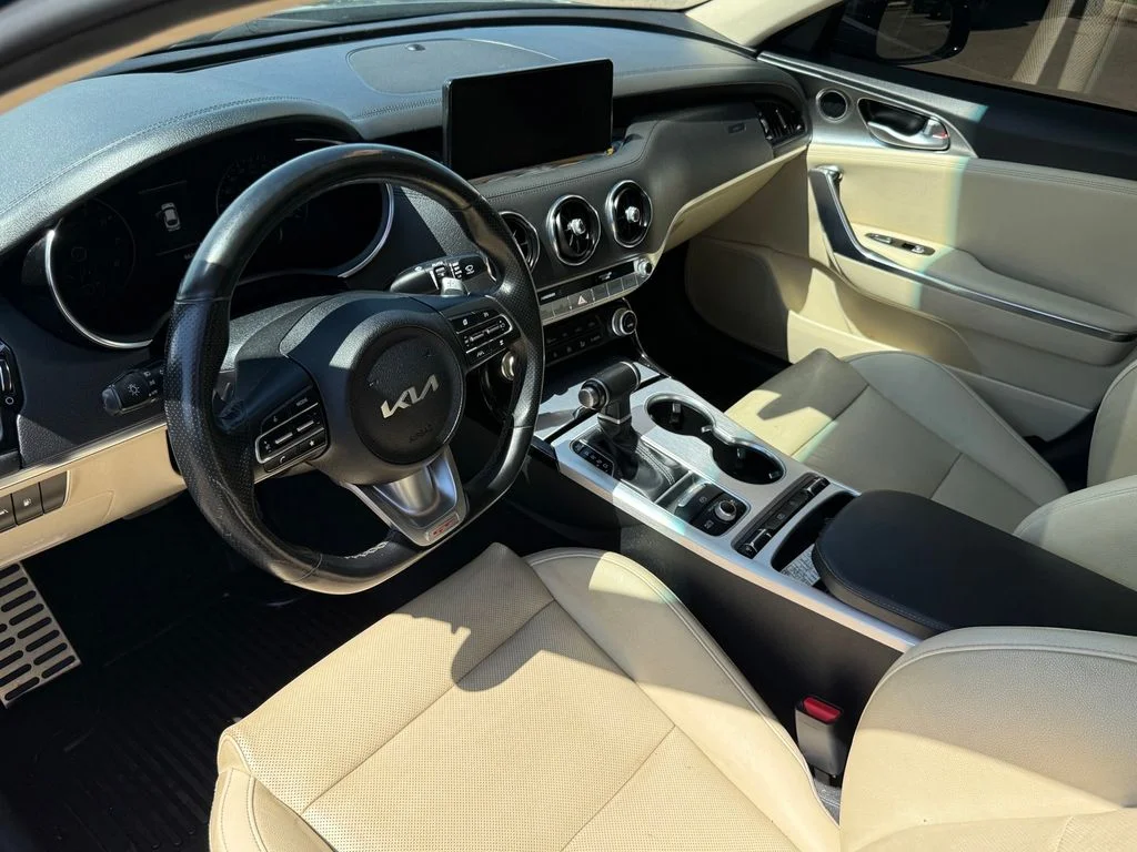 Used 2022 Ascot Green Kia GT1 image 18