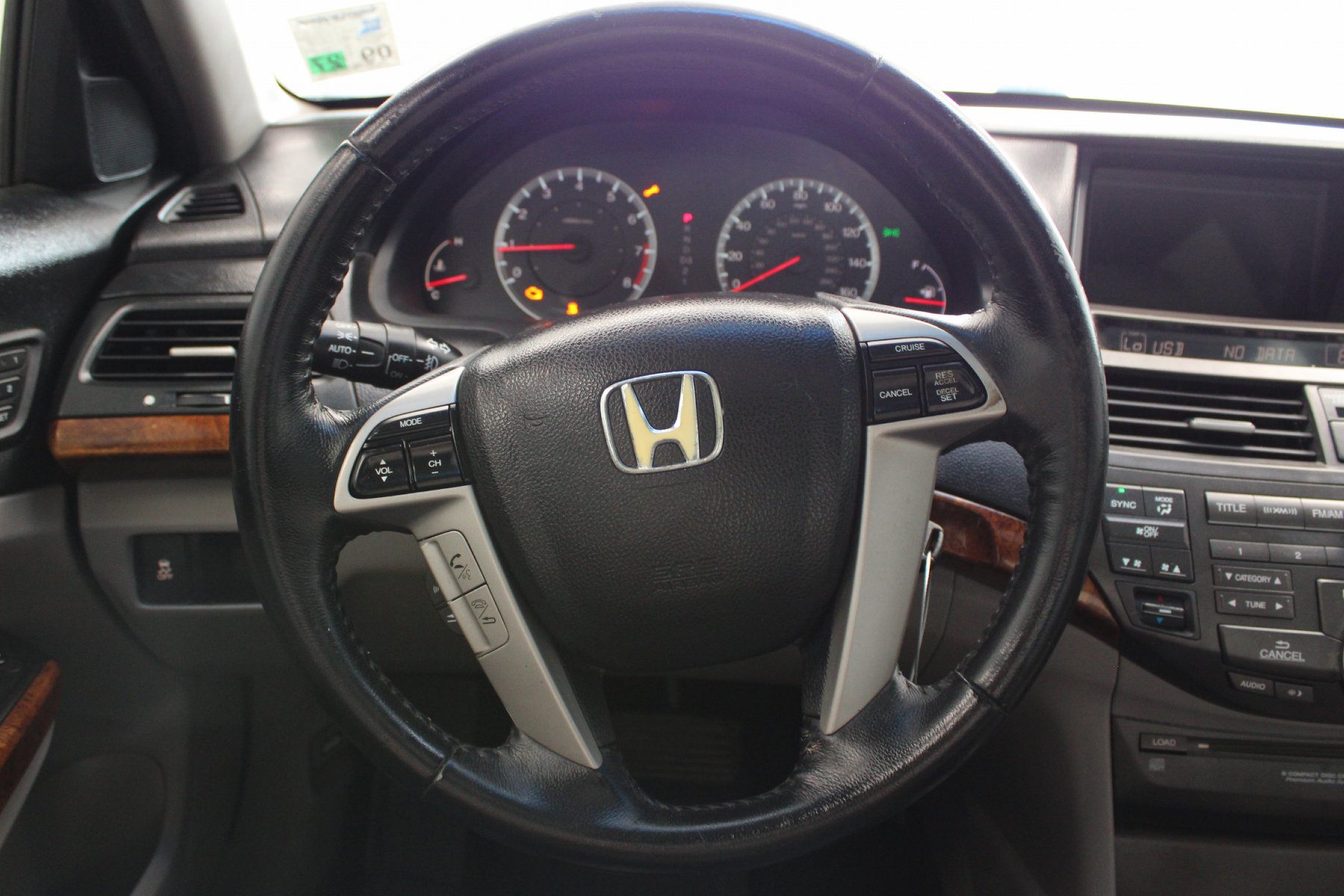 Used 2011 Alabaster Silver Metallic Honda 3.5 EX-L 4dr V6 Auto image 8