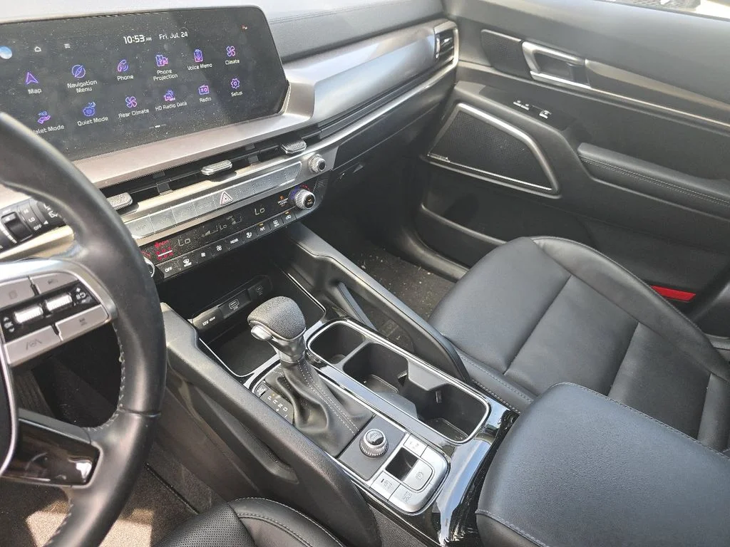 Used 2024 White Kia LX image 28