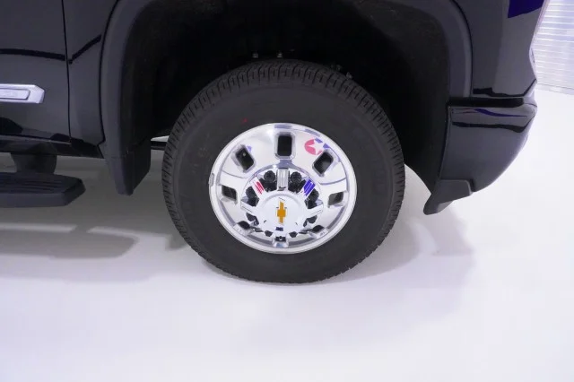 New 2026 Black Chevrolet High Country DRW image 5