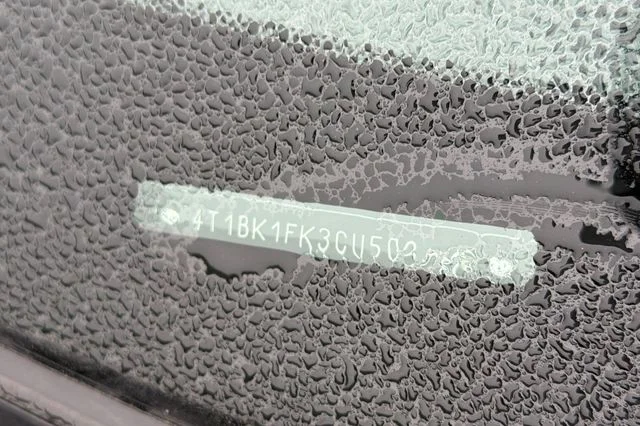 Used 2012  Toyota XLE image 8
