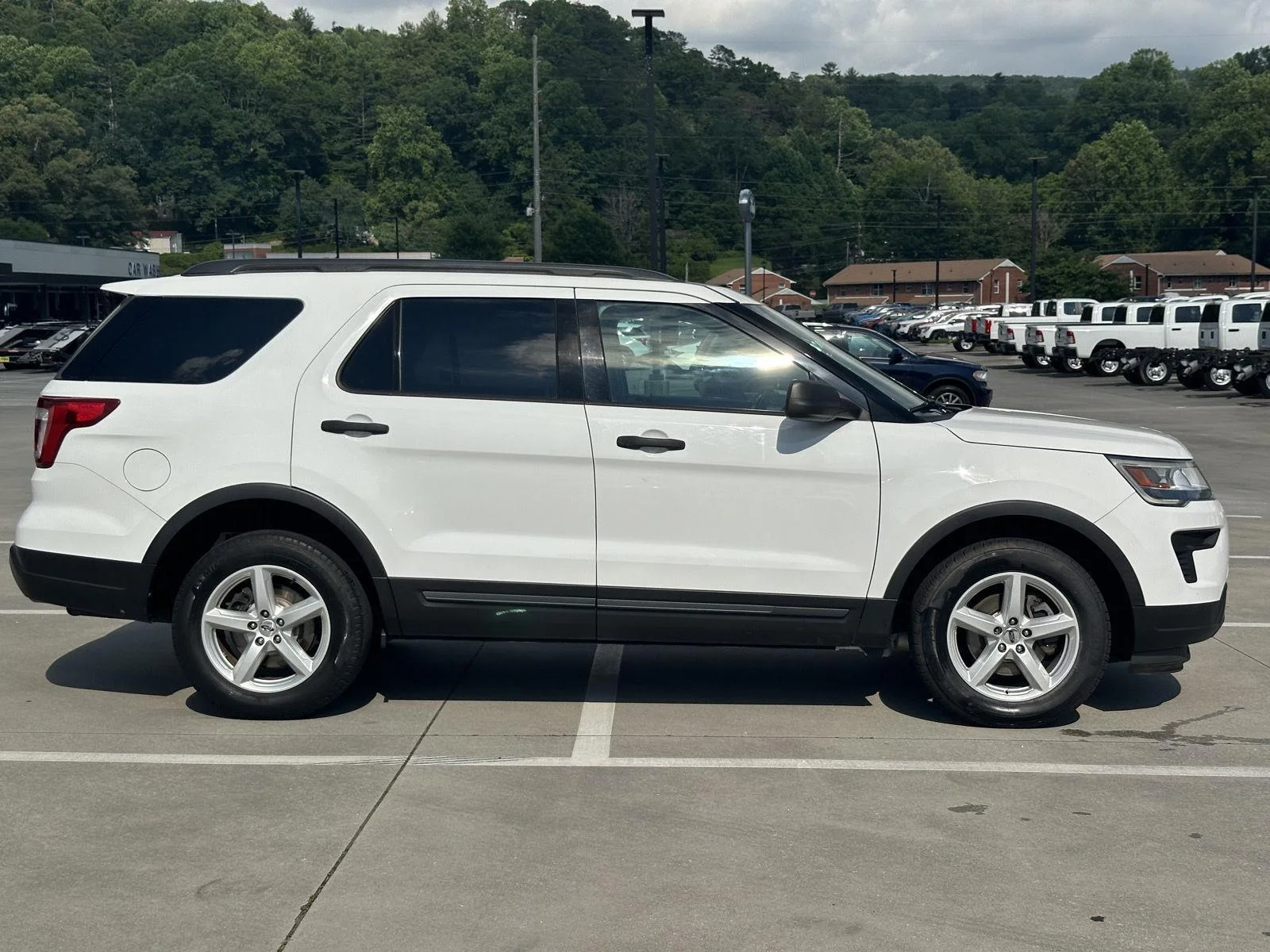 Used 2018 Oxford White Ford Base image 8