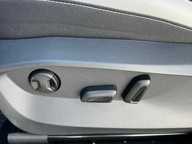 New 2026 Pure White Volkswagen SE image 17