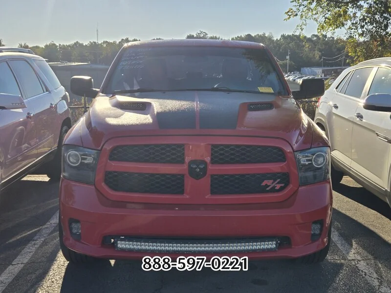 Used 2018 Flame Red Clearcoat RAM EXPRESS image 9