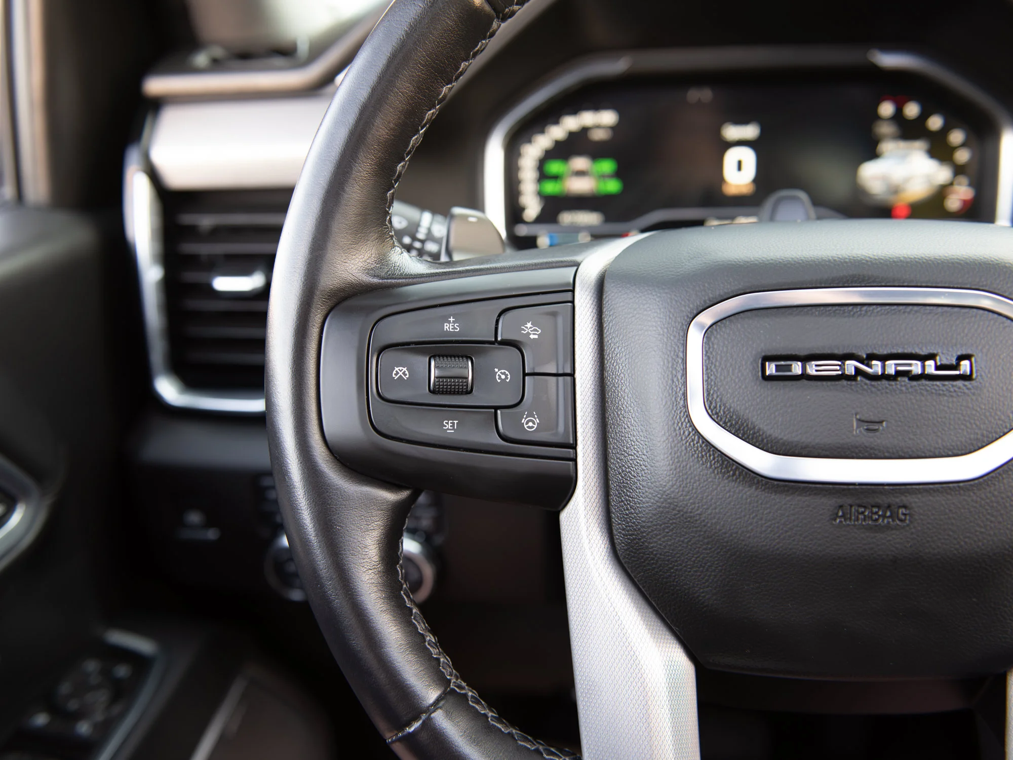 Used 2025 Black GMC Denali* | Crew Cab | Super Cruise | 3.0L Duramax | 305 HP | 495 LB-FT | Sunroof | image 29