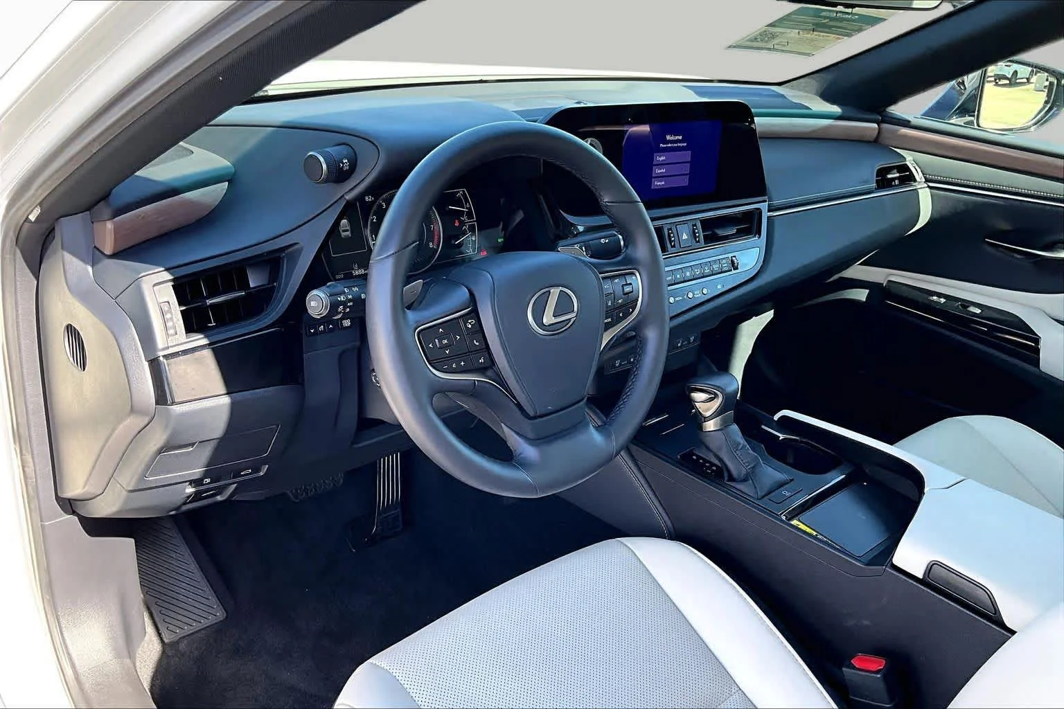 Certified Used 2025 Eminent White Pearl Lexus  image 16