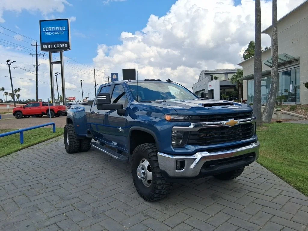 2024 Chevrolet Silverado HD LT 4WD Crew Cab Long Box DRW's photo