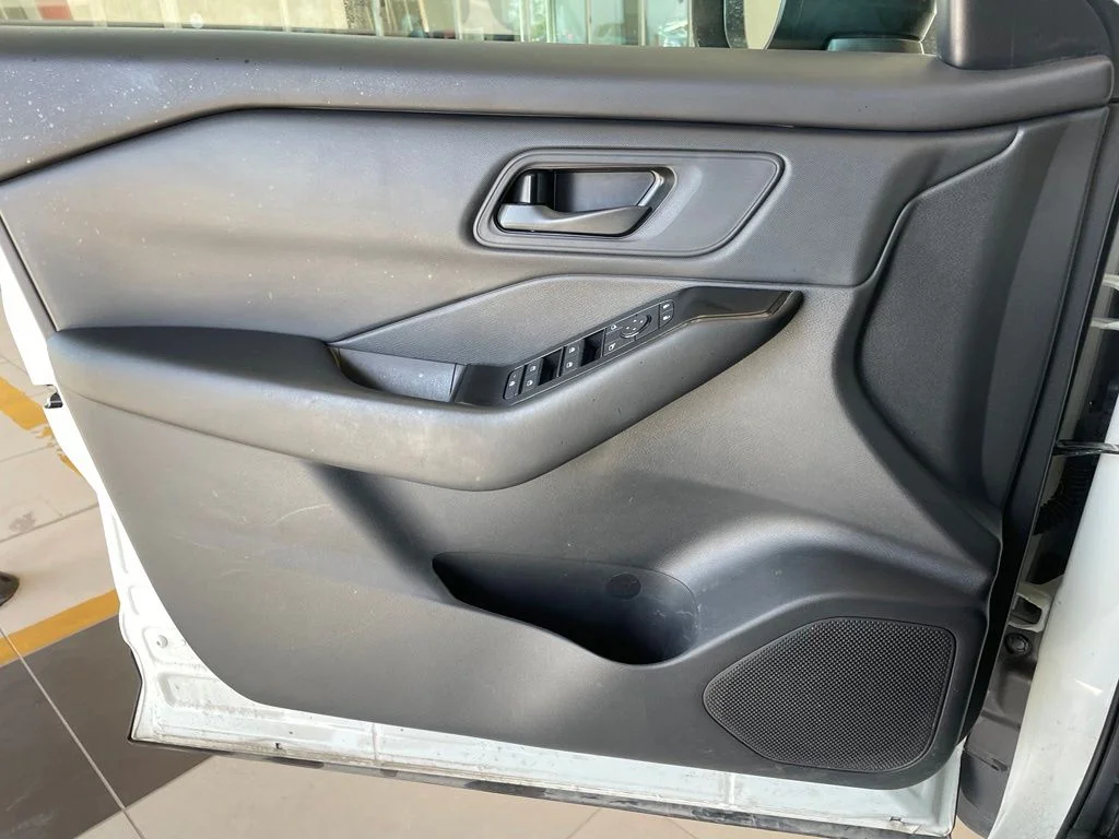 Used 2026 White Nissan S image 9