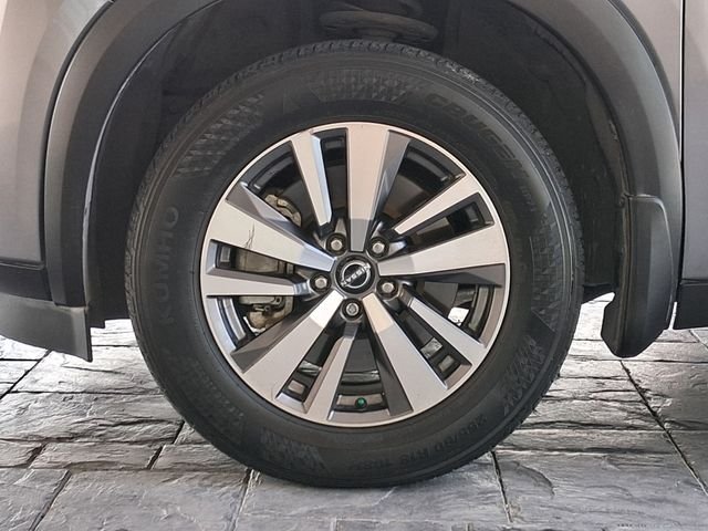 Used 2023 Gray Nissan SL image 24