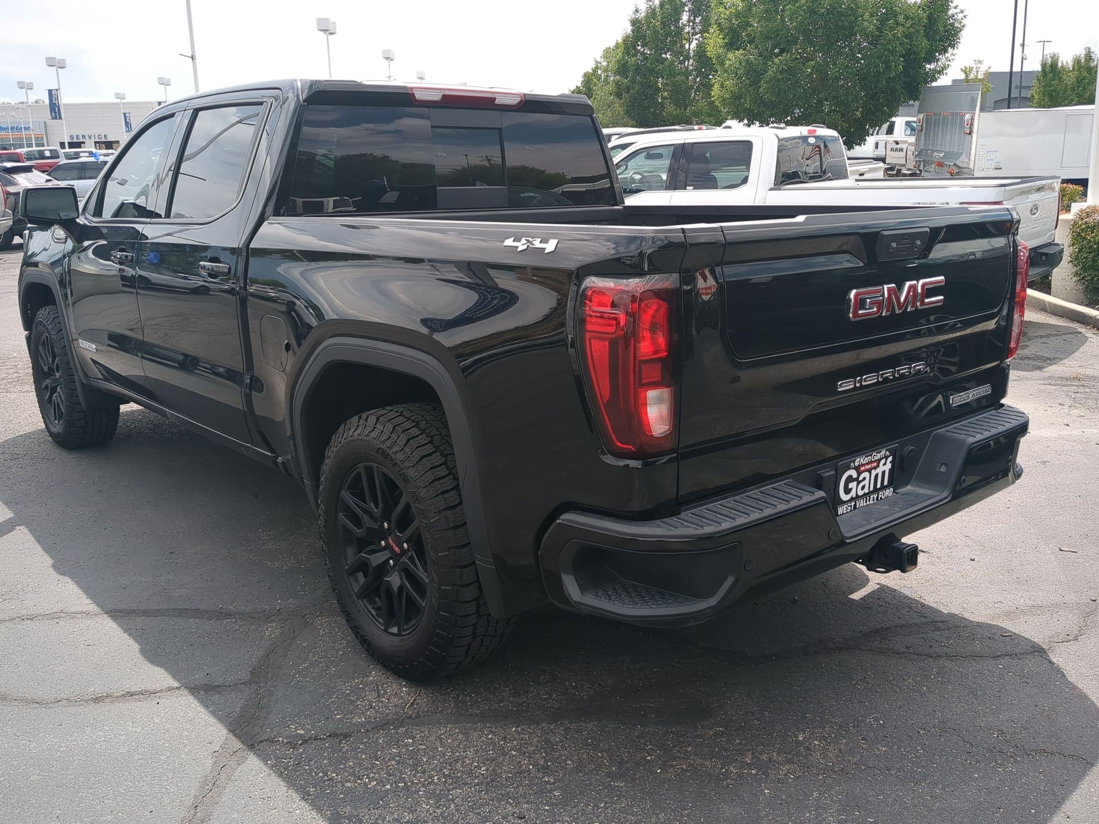 Used 2024 Onyx Black GMC Elevation image 5