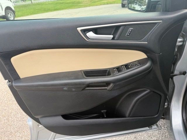 Used 2022 Silver Metallic Ford SEL image 9