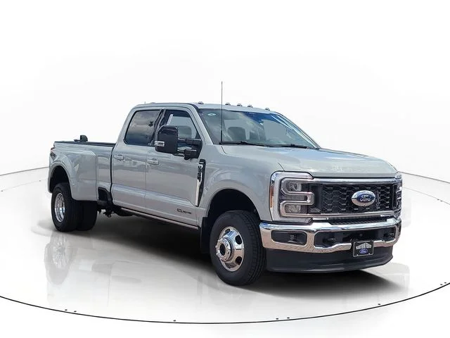 New 2026 Avalanche Ford Lariat image 3