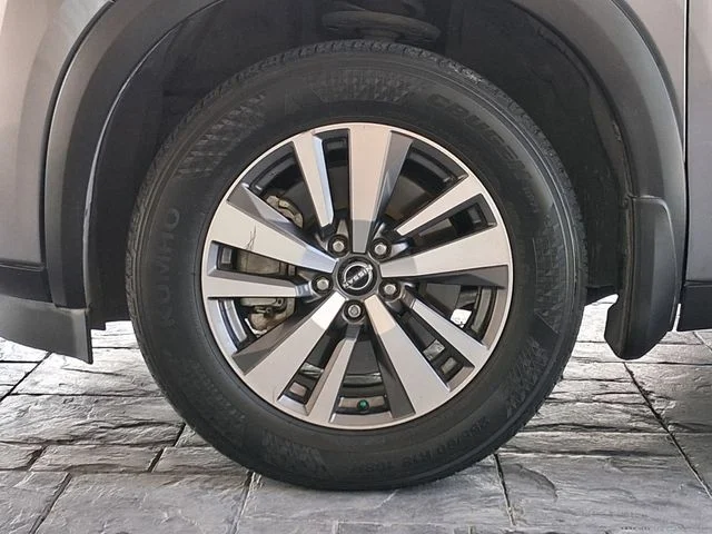 Used 2023 Gray Nissan SL image 24