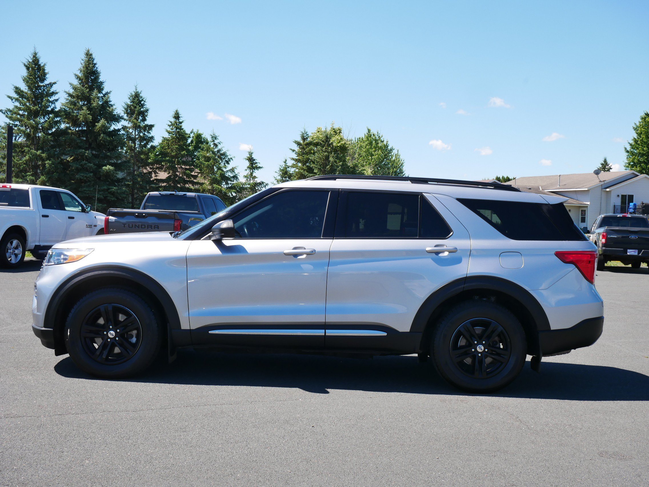 Used 2022 Ford Explorer XLT with VIN 1FMSK8DH7NGA35985 for sale in Northfield, Minnesota