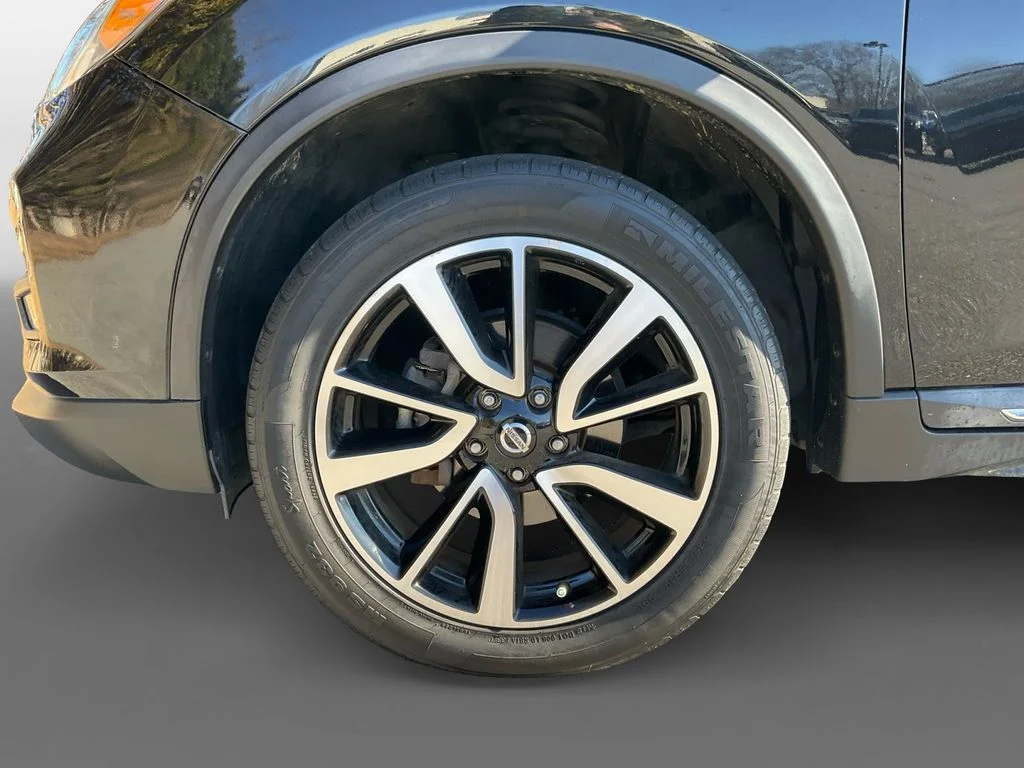 Used 2020 Black Nissan SL image 15