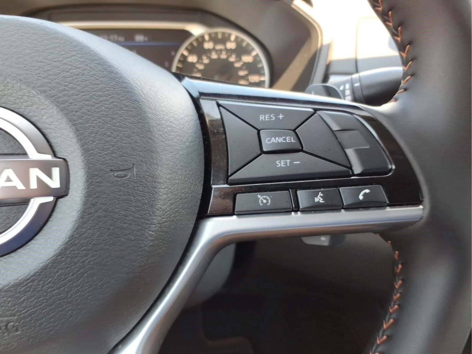Used 2025 Brilliant Silver Metallic Nissan SR image 22