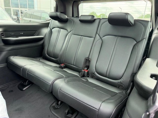New 2026 High Gloss Black Exterior Paint Jeep Limited Reserve image 9