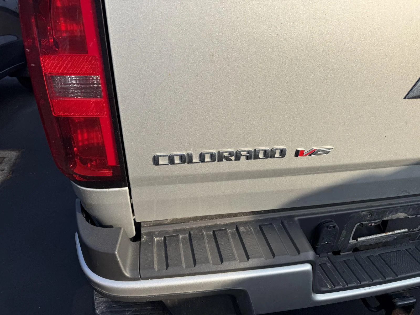 Used 2019 SILVER ICE METALLIC Chevrolet 4WD Work Truck image 9
