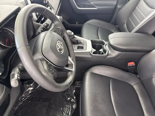 Used 2020 Gray Toyota XLE Premium image 23