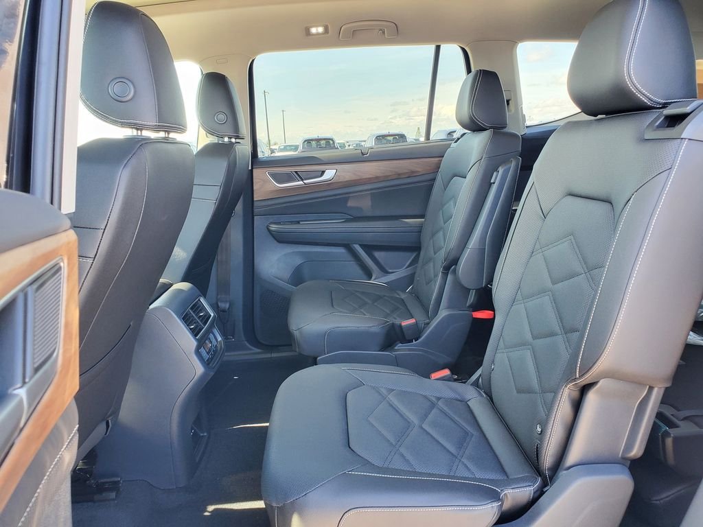 New 2026 White/off-white Volkswagen 2.0T SE w/Technology image 6