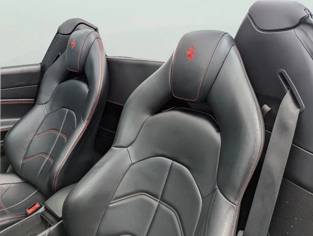 Used 2018  Ferrari Base image 43