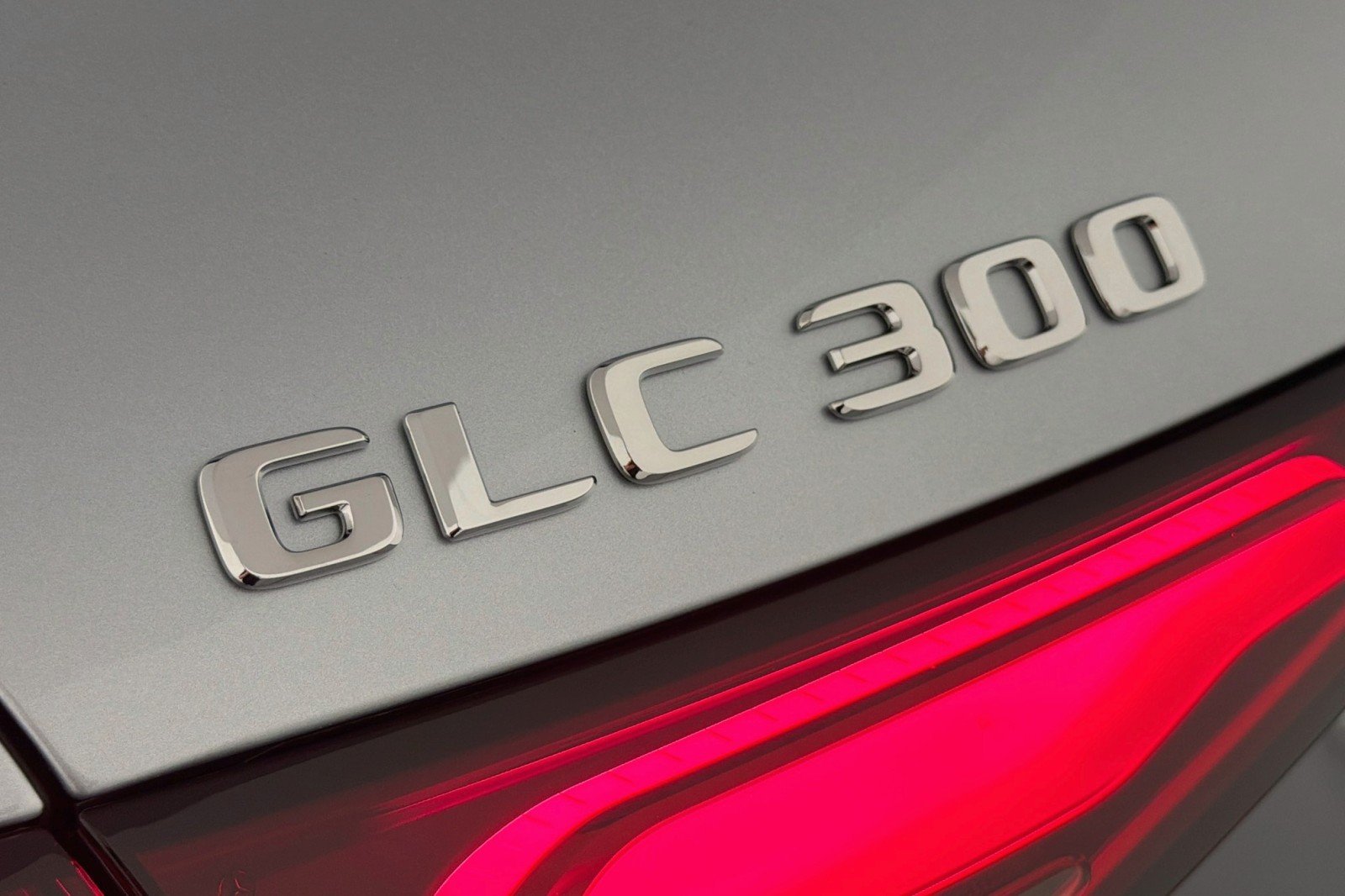 New 2026 Cirrus Silver Metallic Mercedes-Benz GLC 300 SUV image 4