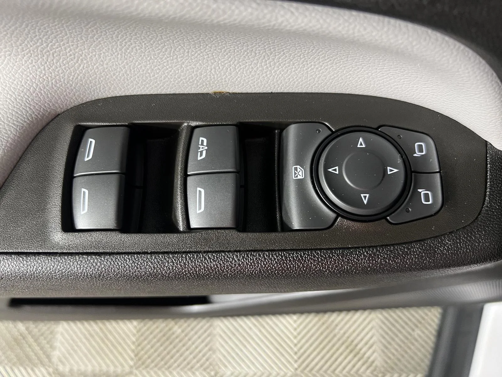 Used 2023 Summit White Chevrolet LS image 28