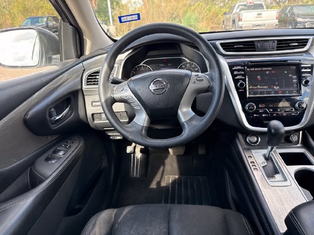 Used 2018 White Nissan S image 13