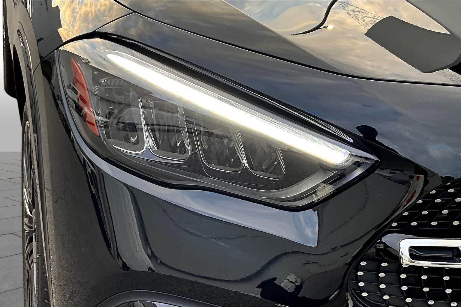 Used 2026 Night Black Mercedes-Benz GLA 250 image 28