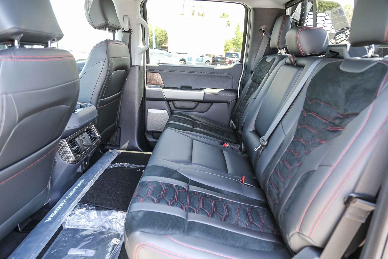 New 2026 Star White Metallic Tri-Coat Ford F-250® Lariat® image 26
