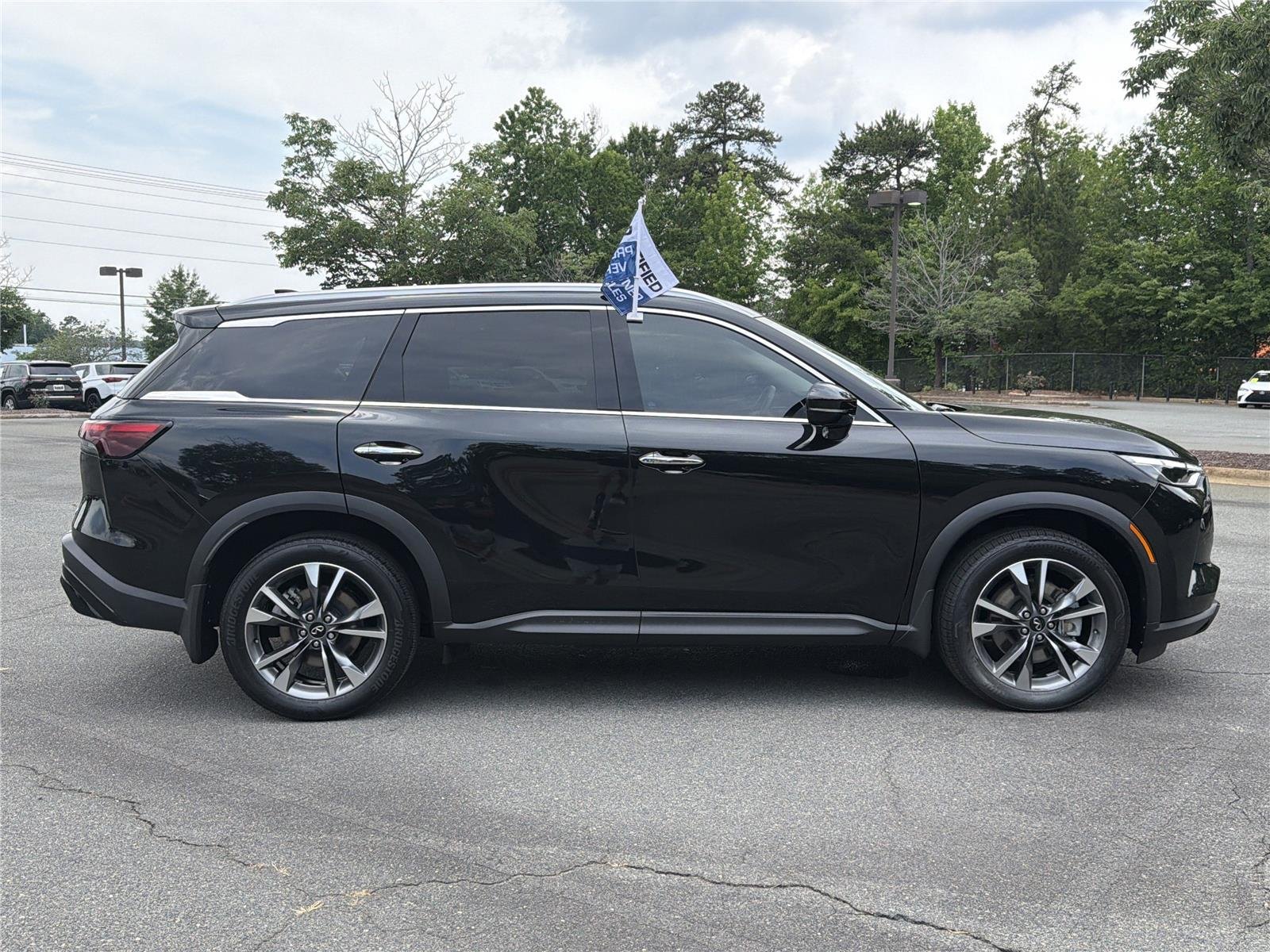 Used 2024 Mineral Black INFINITI LUXE image 30
