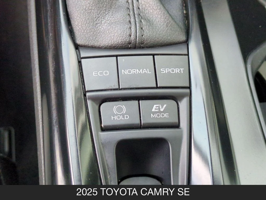 Used 2025  Toyota SE image 26