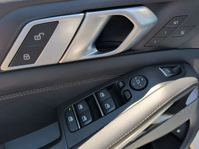 2025 BMW X5 50e - Photo 18