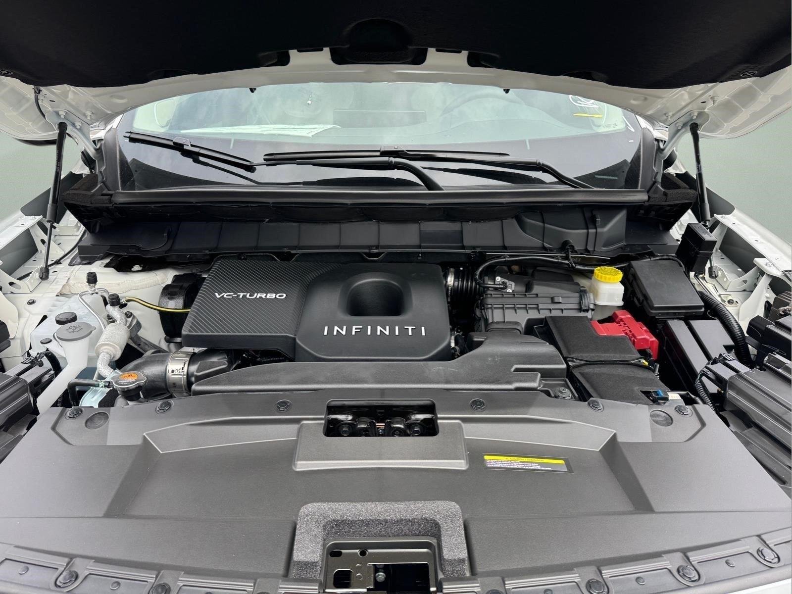 New 2027 RADIANT WHITE INFINITI Luxe AWD image 11