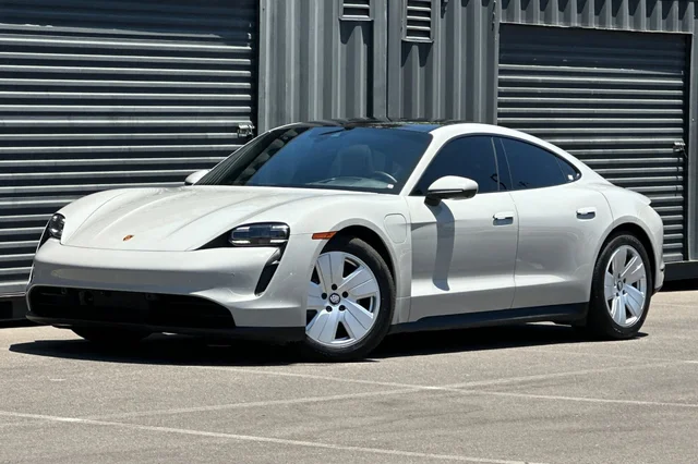 2022 Porsche Taycan 