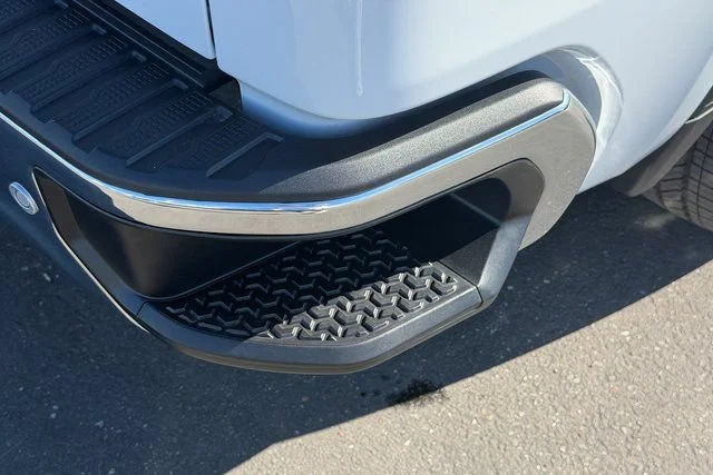 New 2026 Glacier White Tricoat GMC SLT image 8