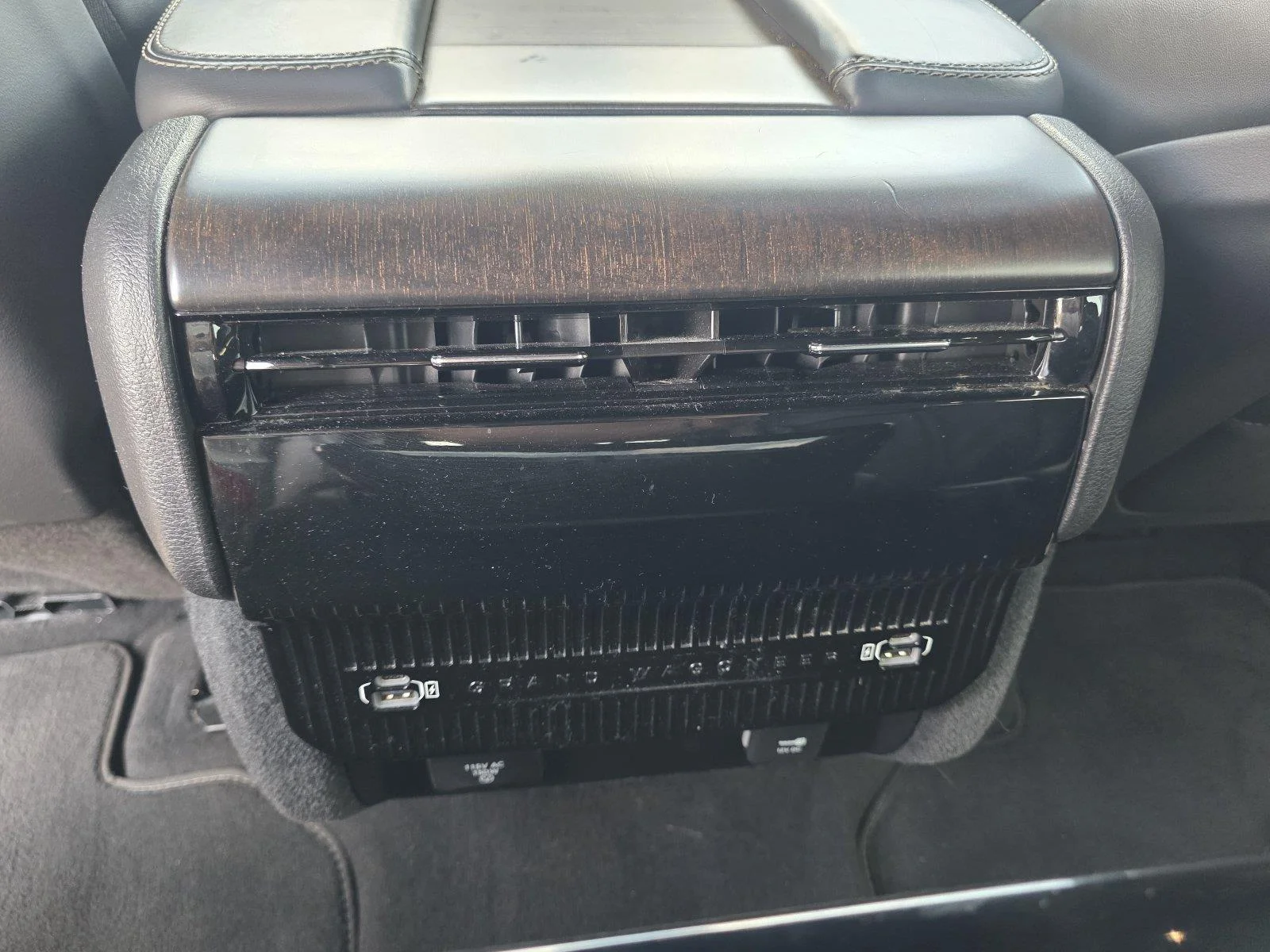 Used 2024 Midnight Sky Jeep 4x4 image 30
