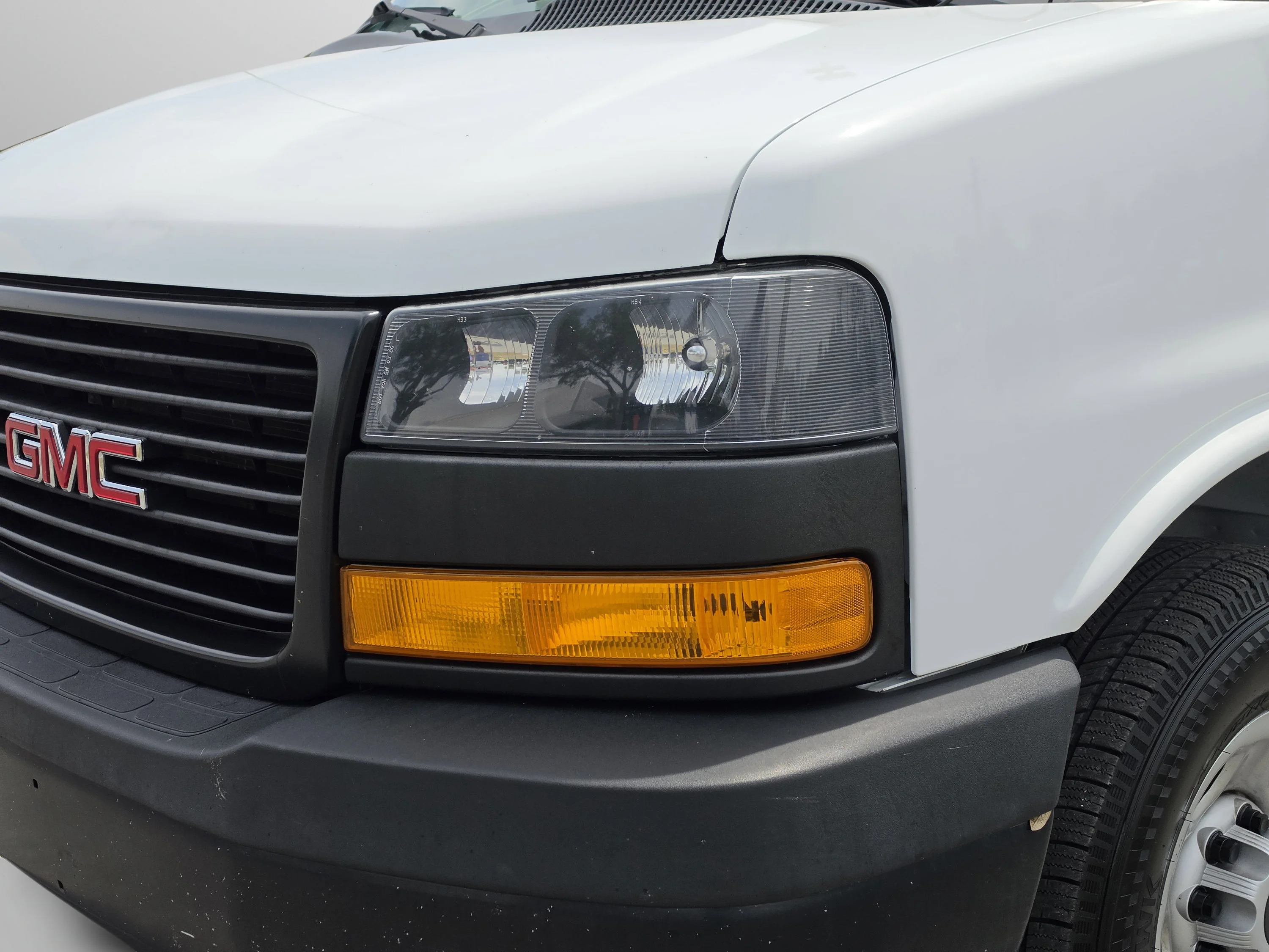 Used 2023 Summit White GMC Work Van image 13