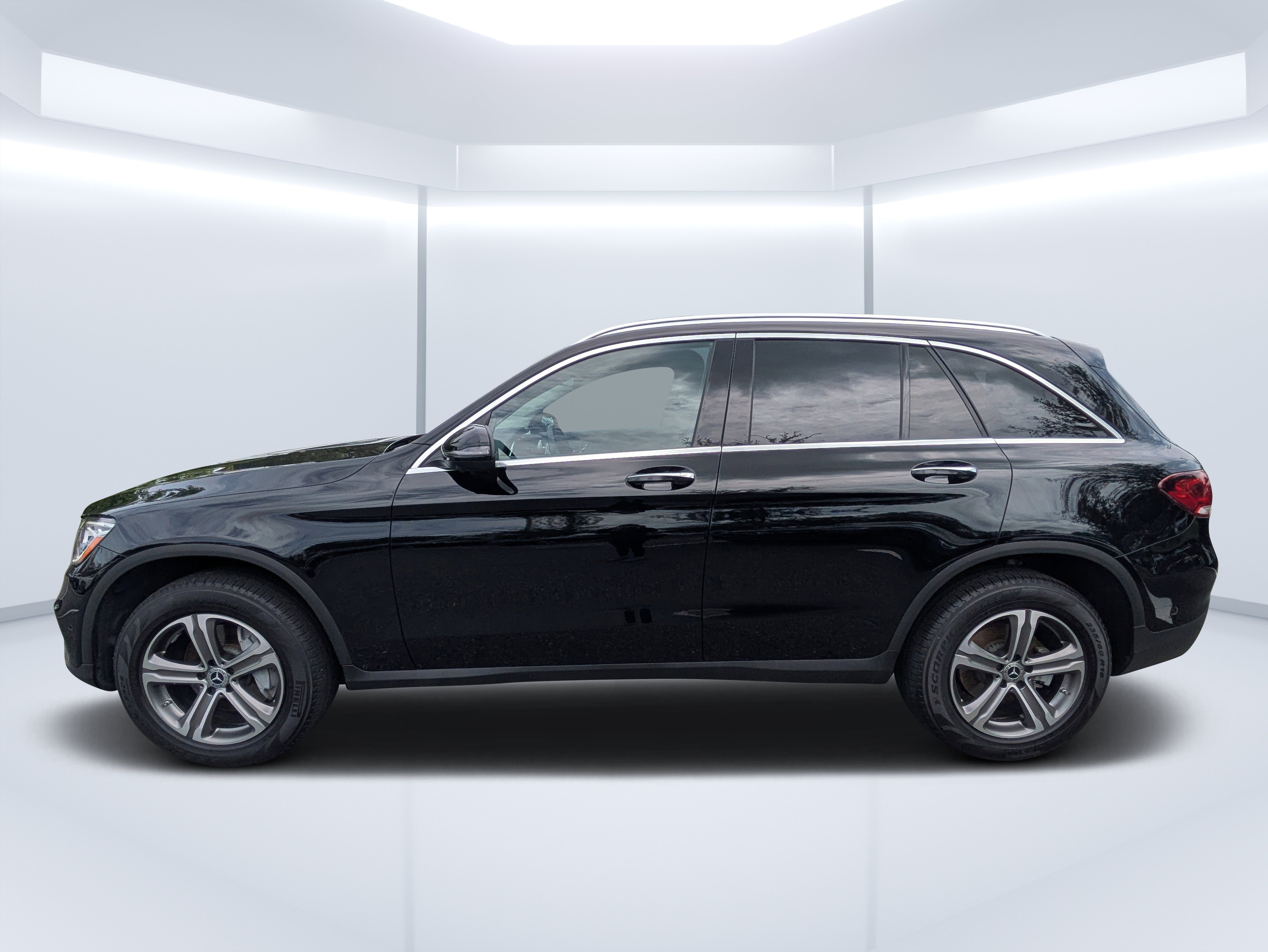 Certified Used 2022 Black Mercedes-Benz GLC 300 image 6